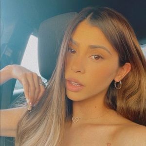 Meet your Posher, Edithe